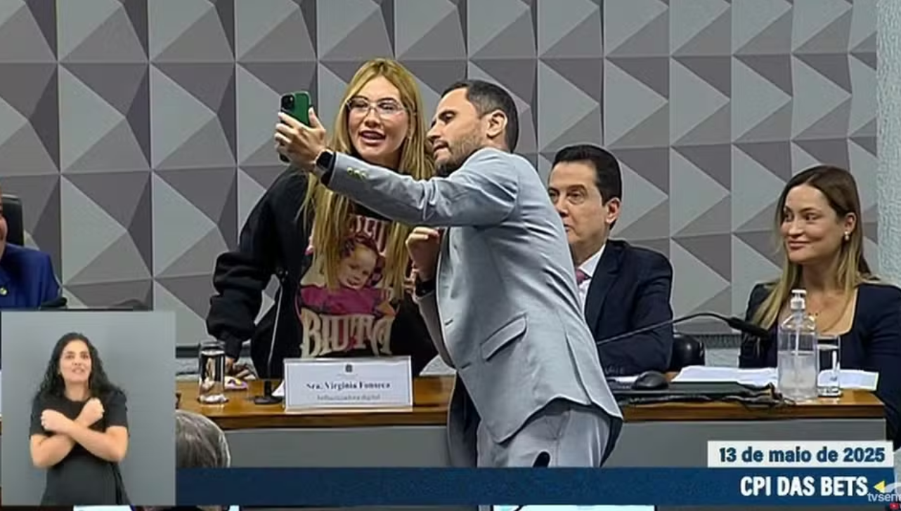 Senador viraliza ao pedir selfie com Virginia Fonseca durante CPI